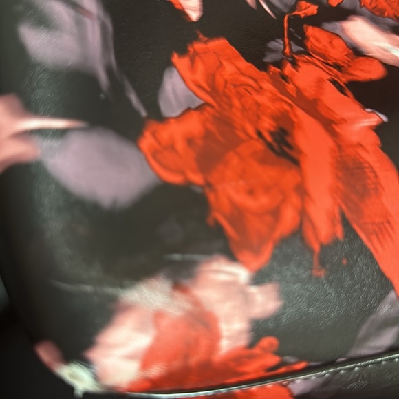 Victoria's Secret Limited Edition 2019 Large Red Floral Rose Tote Bag - Picture 8 of 14